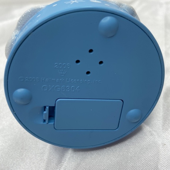 Hallmark Keepsake Hoops and YoYo Cell-ebrating Christmas Sound Ornament 2008 - Picture 9 of 9